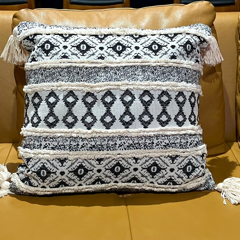 Navy and off white heavy textured fabric pillow. 18 x 22.